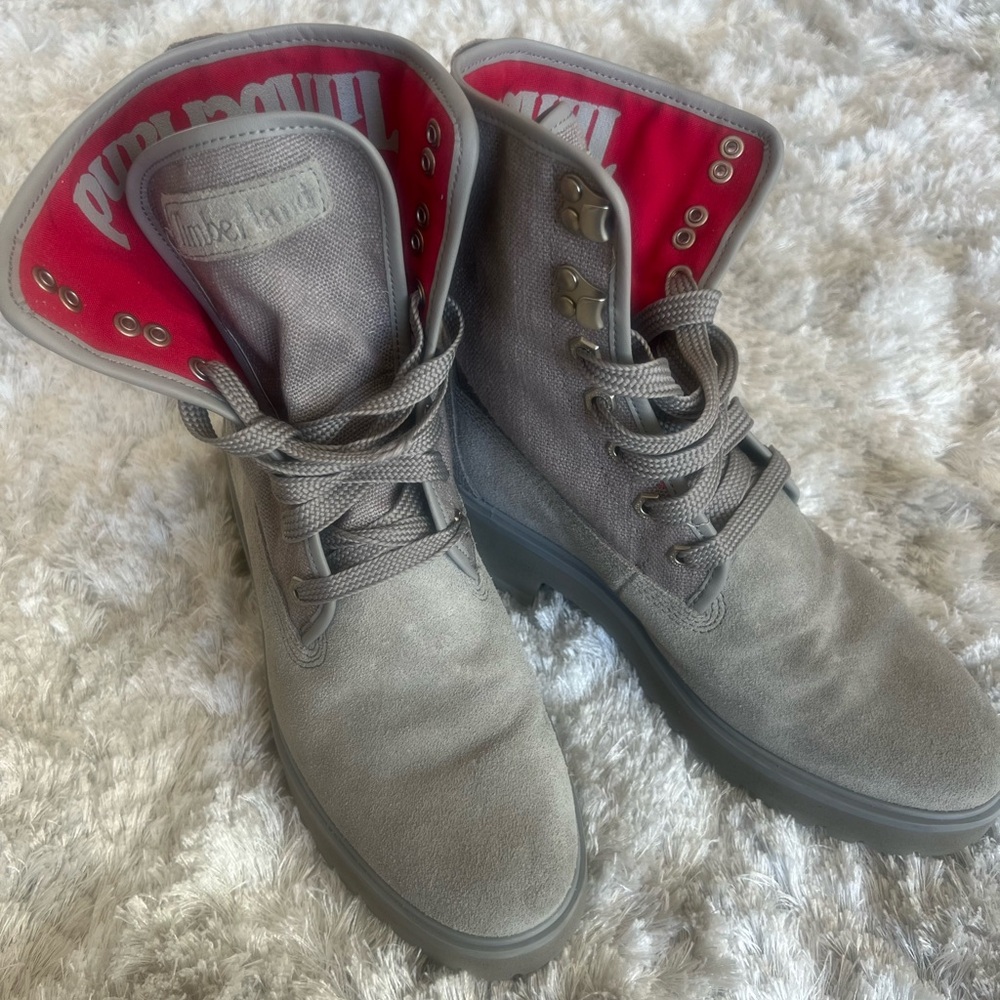 Timberland Gray boots w Red lining - Picture 8 of 8